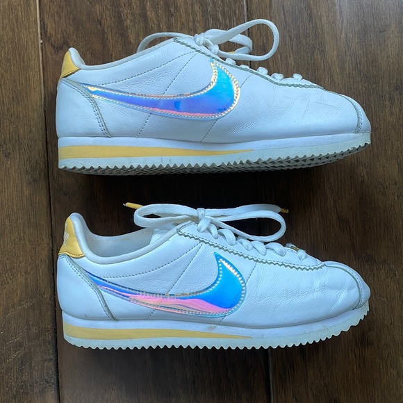 Nike Women’s Cortez Shoes - Picture 2 of 11